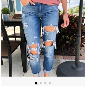 Destroyed jeans